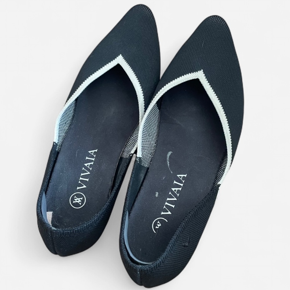 Vivaia Pointed-Toe V-Cut Flats Vienna 2.0 in Deep Ebony Black 38.5 US 7.5